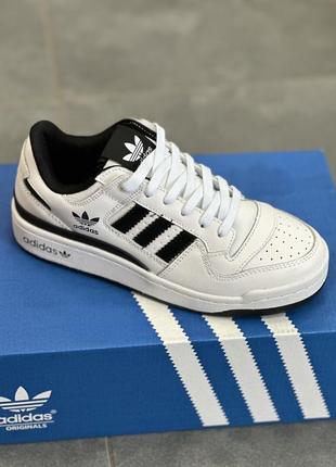 Кроссовки adidas forum