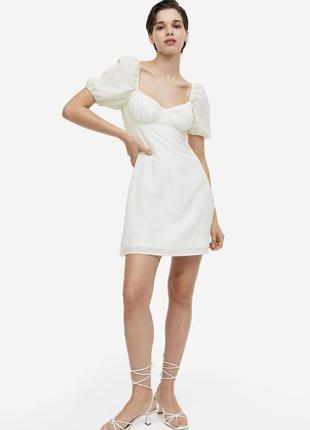 Легкое воздушное платье молочного цвета