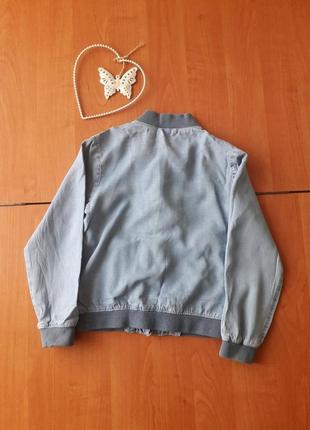 Джинсова куртка, вітрівка з вишивкою для дівчинки 5-6 років.5 фото