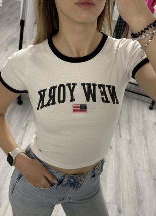 Вкорочена футболка