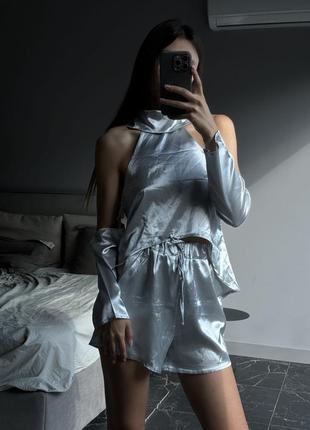 Костюм атласный шорты