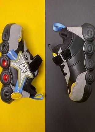 Кроссовки детские для мальчика с подсветкой