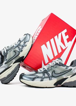 Nike v2k run pure platinum "white metalic silver"