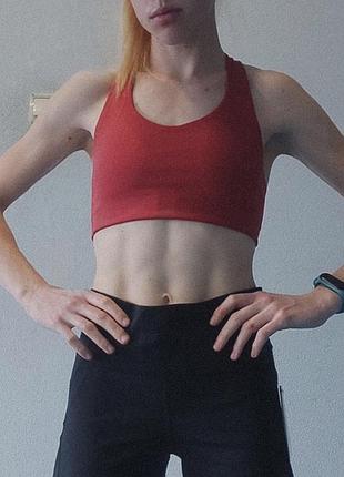 Жіночий спортивний топ new balance nb fuel bra2 фото