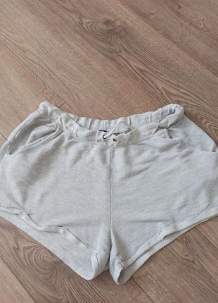 Шорти для жінок розмір л,стан хороший