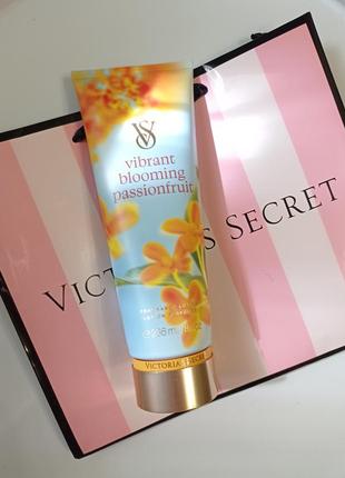 Vibrant blooming passionfruit - парфюмированный лосьон victorias secret, 236 мл