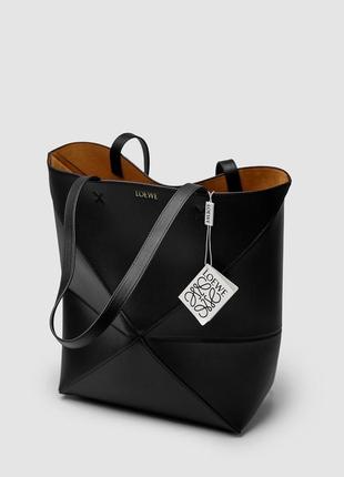 Вместительная сумка женская loewe натуральна кожа мягкая черная в комплектации новинка 2024 необычный дизайн9 фото