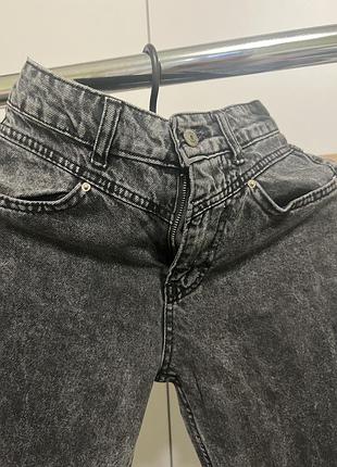 Джинсы серые