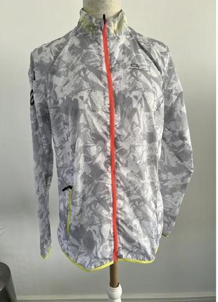 Курточка kalenji retro print grey white very lightweight zip up jacket neon