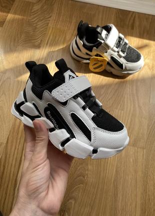 Кросівки хлопчик