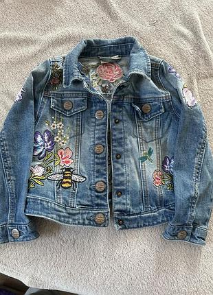 Продам на девочку 4-5 лет