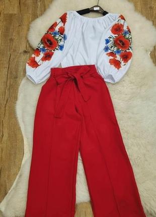 Стильный и яркий костюм