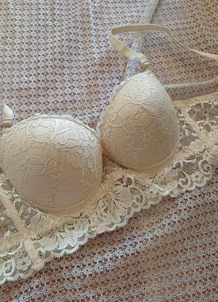 Мереживний бюст з оборкою та пуш-ап biweier