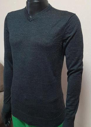 Практичный пуловер серого цвета из 100% мериносовой шерсти h&m