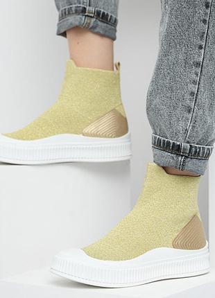 Кросівки високі