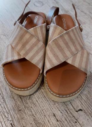 Босоніжки жіночі 36