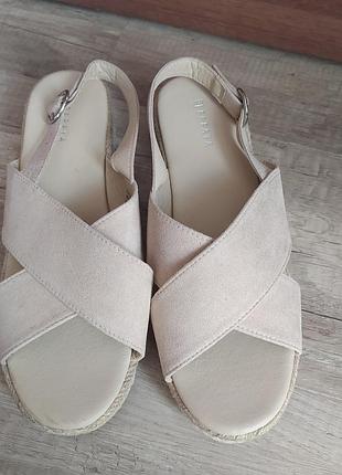 Удобные бежевые босоножки papaya 25,5 см