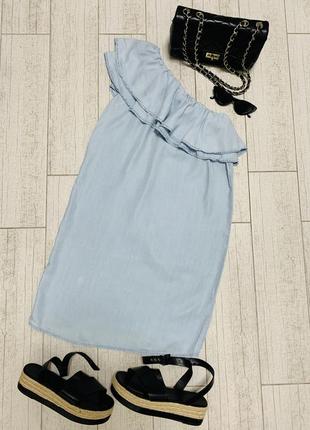 Женское летнее платье мини длины на одно плечо с легкой ткани под джинс