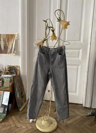Серые джинсы zara