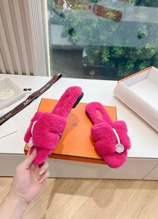 Пушистые, плюшевые тапки в стиле hermes