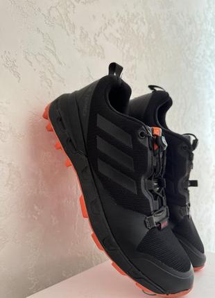 Кроссовки adidas