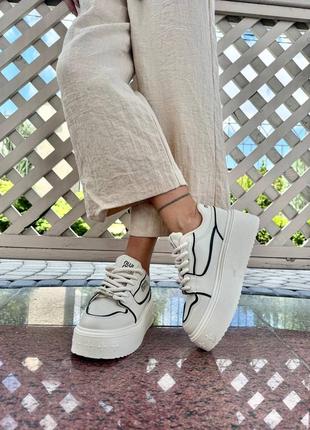 Кроссовки кеды бежевые нюд на высокой подошве платформе танкетке массивной мии