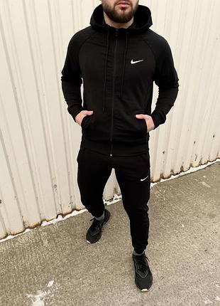 Спортивный костюм: кофта и штаны