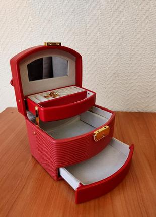 Шкатулка для хранения украшений