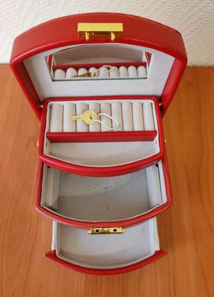 Шкатулка для хранения украшений