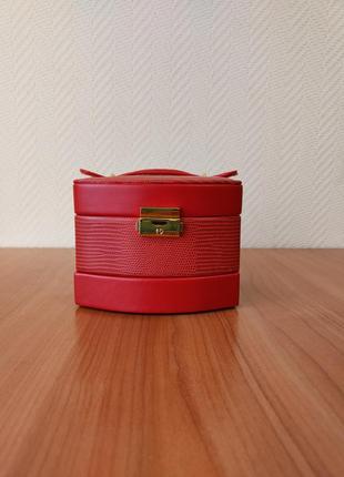 Шкатулка для хранения украшений