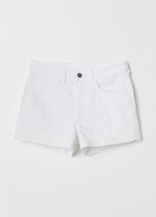 Белые стрейчевые хлопковые шорты h&m