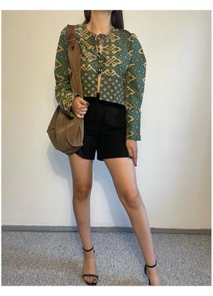 Вінтажна блуза на завʼязках в техніці батік