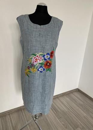 Платье из льна вышитое