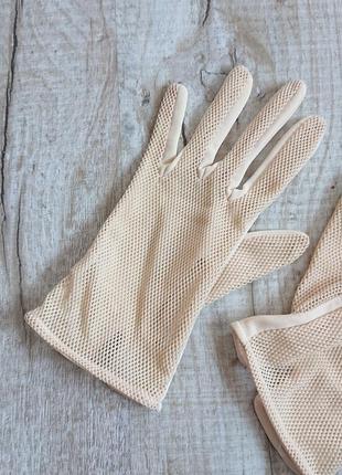 Шикарные винтажные атласные перчатки бежевые