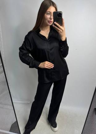 Шовковий костюм