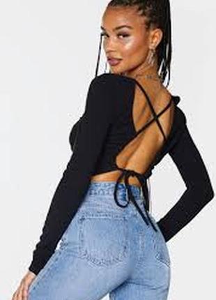 Топ з відкритою спиною на зав'язках prettylittlething