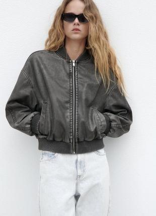 Куртка бомбер zara зі штучної шкіри (розмір l)