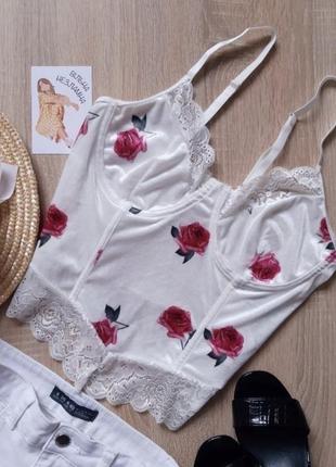 Ніжний велюровий топ , розмір s-m, тягнеться. додаткові фото та заміри надам у приватні повідомлення