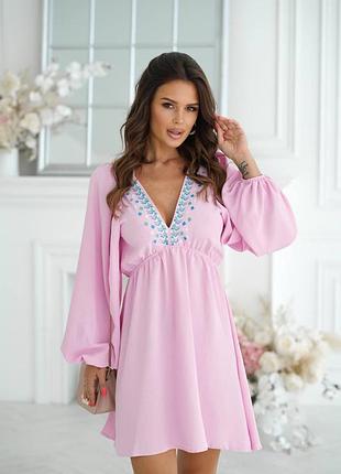 Платье с вышивкой