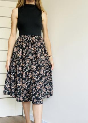 Платье shein легкий темный низ черный туловище, низ в цветы m длина 112 по бокам есть разрезы