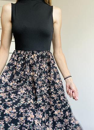 Платье shein легкий темный низ черный туловище, низ в цветы m длина 112 по бокам есть разрезы