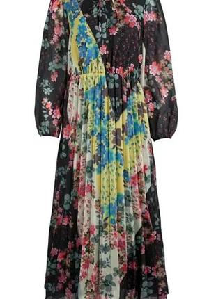 Платье с плиссировкой и цветочным узором с шевронным узором