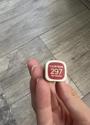 Помада червона яскрава l’oréal 297 red passion