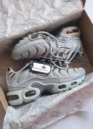 Женские кроссовки nike
