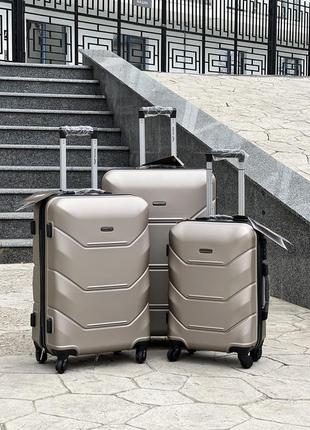 Міні ударостійка пластикова wings валіза дорожня xs на колесах польща ручна поклажа 24 l2 фото