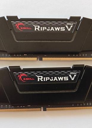 Комплект оперативної пам'яті g.skill ddr4-3200 16gb 2x8gb ripjaws v f4-3200c16d-16gvkb 2023dec б/в