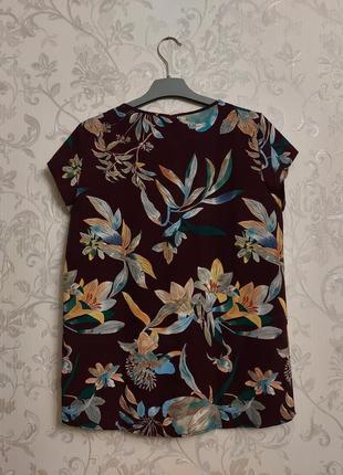 Гарна легка блуза кольору бургунді в квітковий принт2 фото