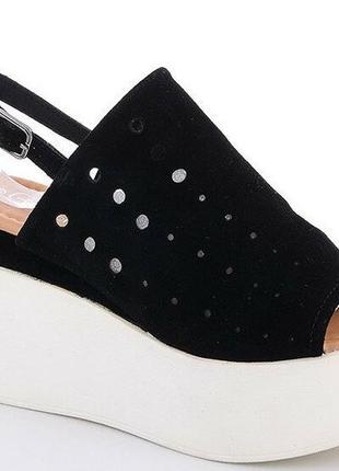 Босоніжки жіночі чорні на платформі розмір 37,38