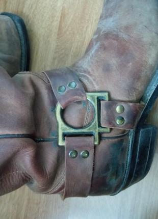 Кожаные котелки, ковбойские сапоги boulet