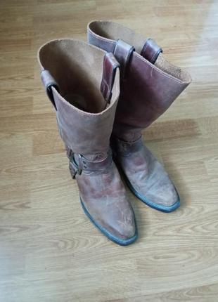 Кожаные котелки, ковбойские сапоги boulet